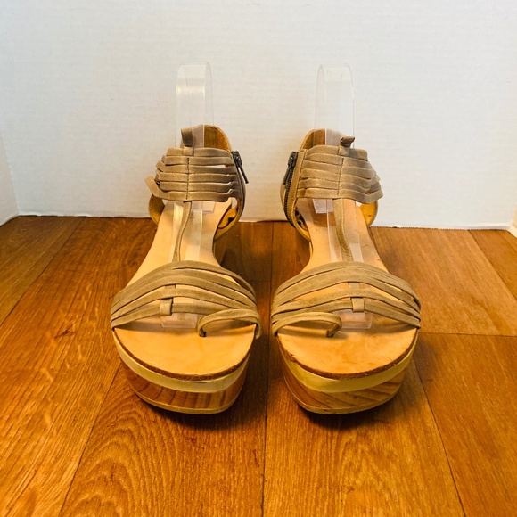COCLICO Tan Sandals - Picture 7 of 7